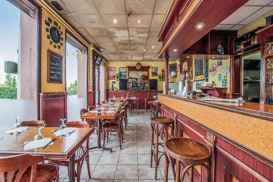 Aux Bons Amis Hotel Reims Exterior photo