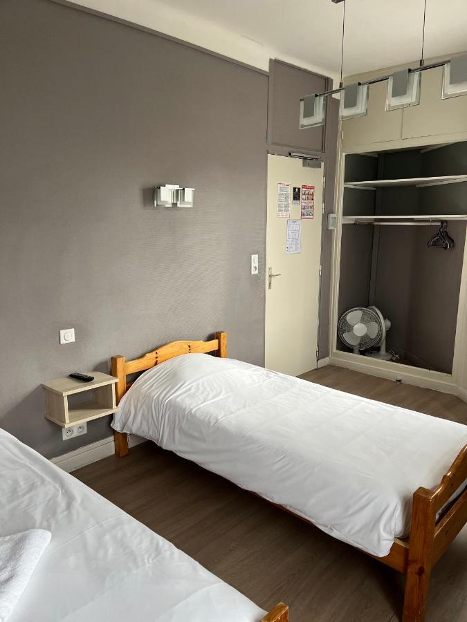 Aux Bons Amis Hotel Reims Exterior photo